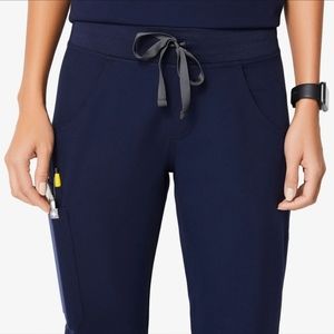 Figs | Kade Cargo Scrub Uniform Pants In Navy Size Large